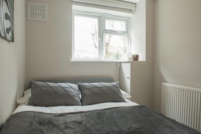 Finchley Contemporary 2 Bed Apartment + Parking Hendon Exteriör bild